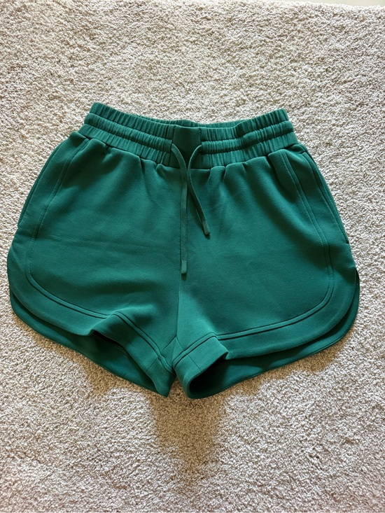 Varley Pants - Varley Women's Green Drawstring Shorts